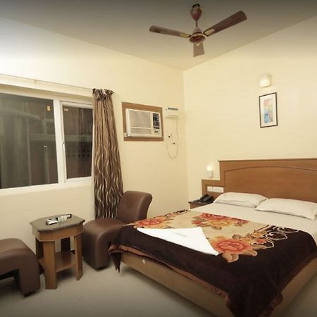 Krishna Inn Chennai Esterno foto